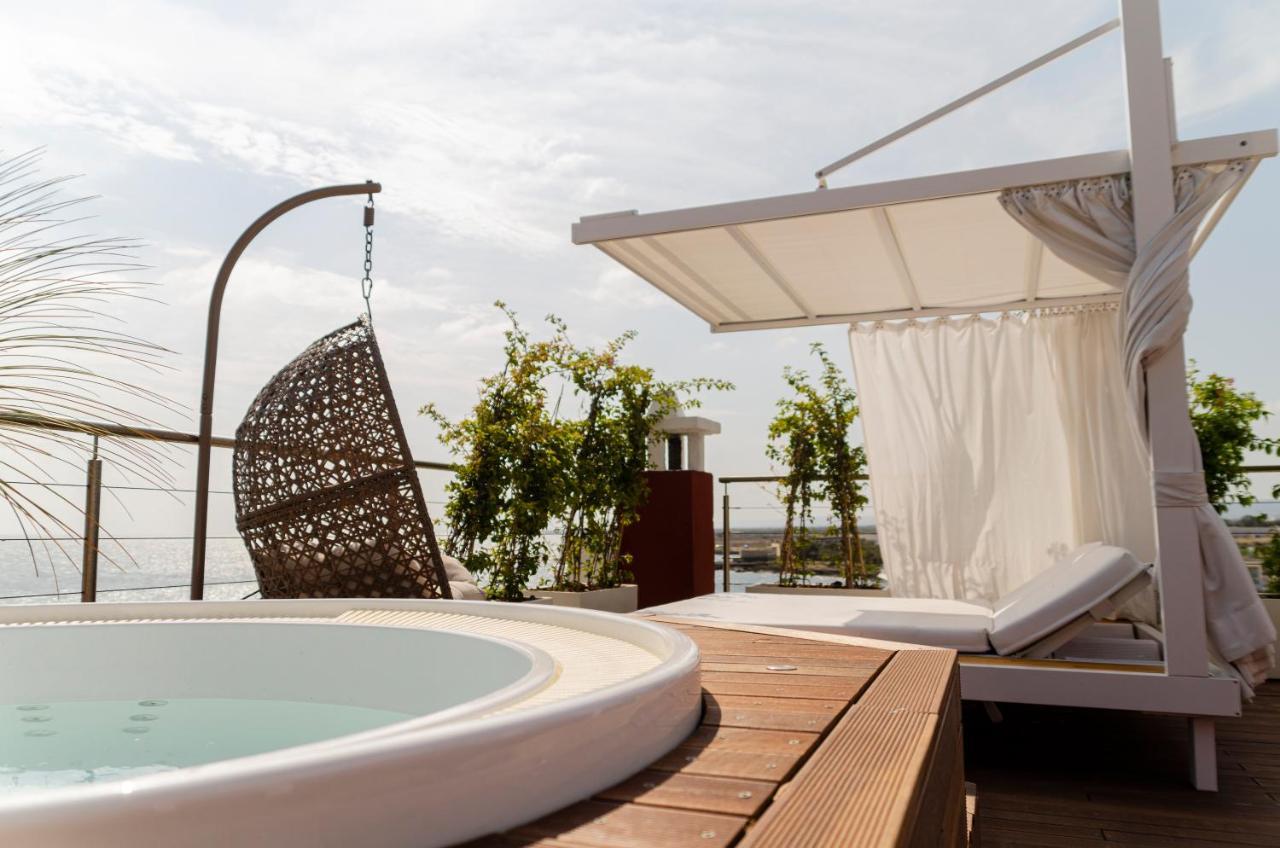 Apulia Charming Suites - Suite Perla con vista mare e hot Jacuzzi Savelletri Exterior foto