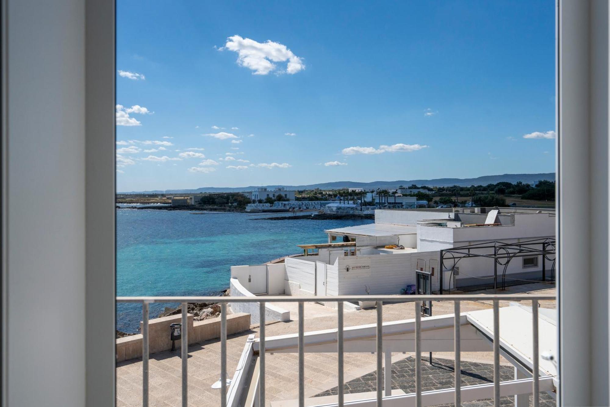 Apulia Charming Suites - Suite Perla con vista mare e hot Jacuzzi Savelletri Exterior foto